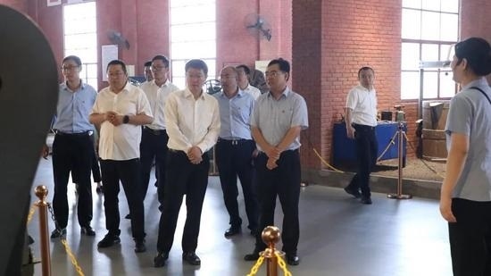 强强联合再谱新篇！山东临工与江苏某集团大客户挖掘机交机(图4)