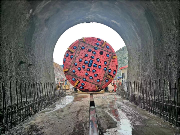 国内首座高速公路TBM施工平导洞全线贯通(图1)