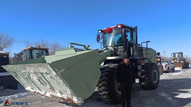 山东临工新能源装载机“电”靓祖国北疆(图1)
