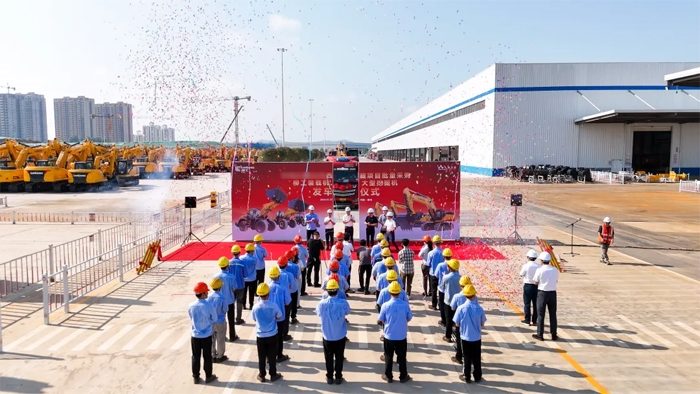 即刻出发！柳工装载机和大型挖掘机批量奔赴西藏(图1)