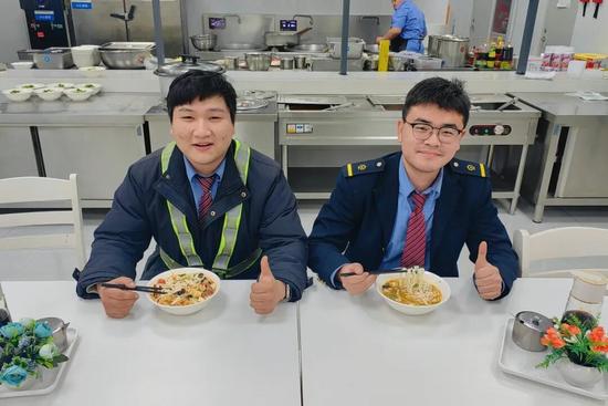 让跑车在外的职工睡好觉！这家行车公寓超智能(图19)