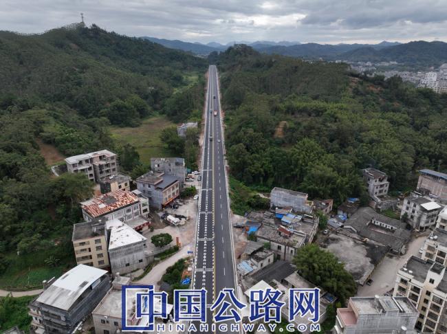 省道205线北流市平政镇路段（卢晰 摄）.JPG