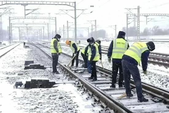 冰雪凝寒，怀揣春天丨铁路人，小寒(图6)