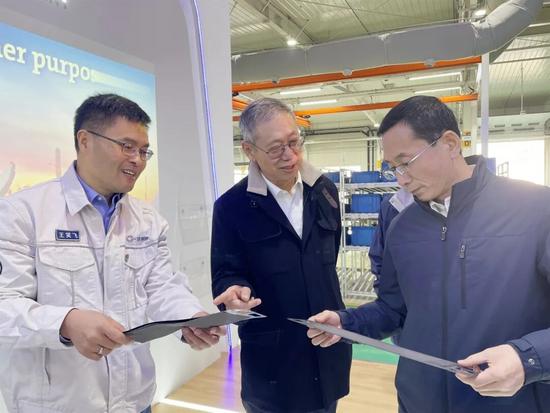 胡汉杰调研解放动力迪一元素(图2)