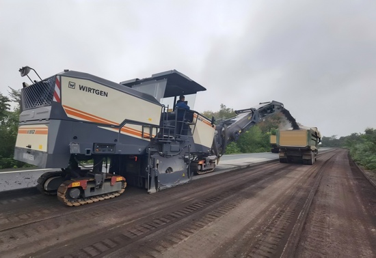 工地报告 |全深度铣刨天花板!W 215 P 京珠高速武汉段(图3) 微信图片_20260107150329_178_30.png