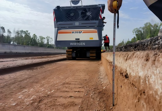 工地报告 |全深度铣刨天花板!W 215 P 京珠高速武汉段(图4) WPS图片3.png