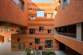 463个阶梯平台，铺满印度Prestige大学新建筑屋面(图17)