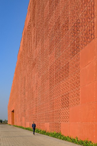 463个阶梯平台，铺满印度Prestige大学新建筑屋面(图19)